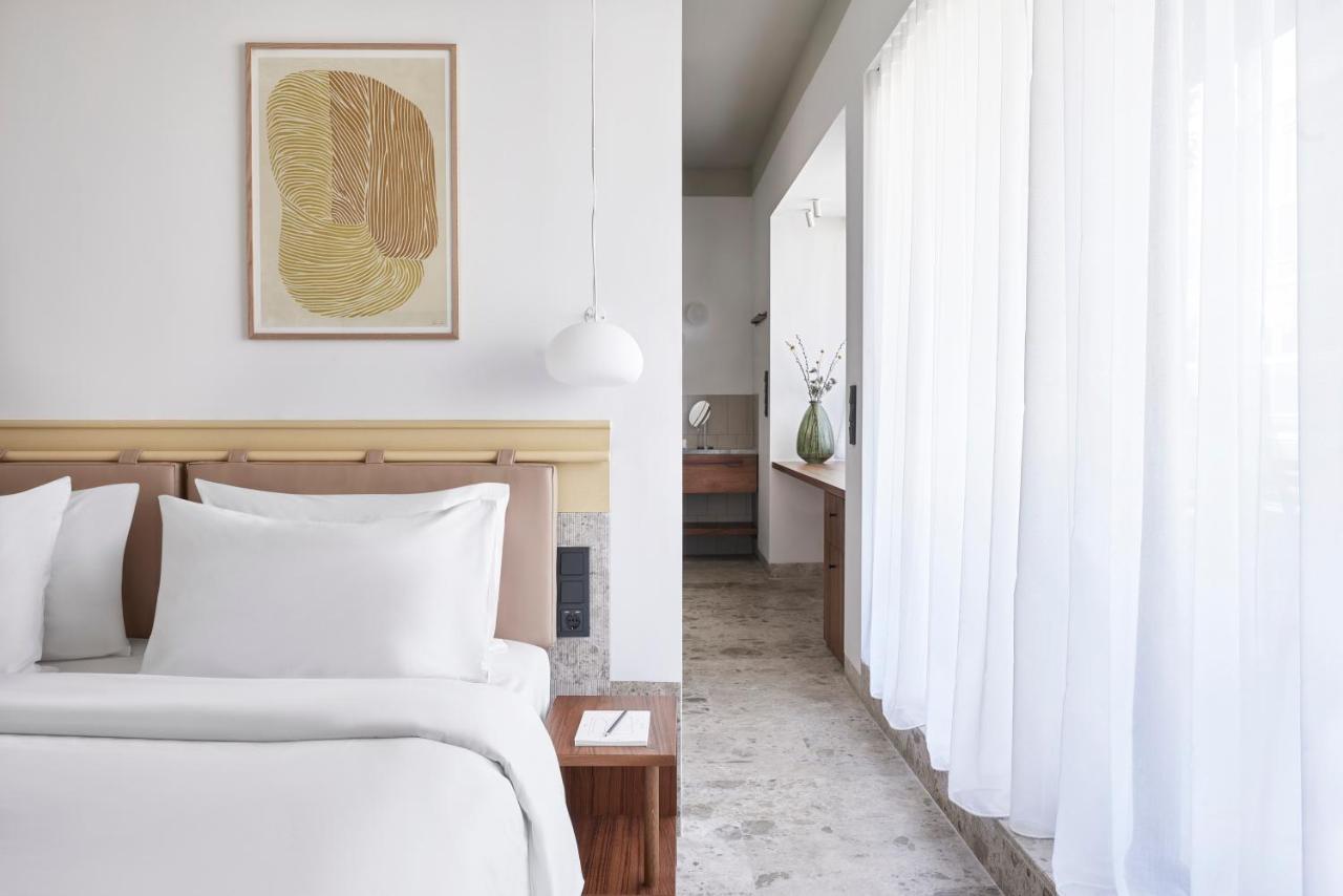 The Social Athens Hotel, A Member Of Radisson Individuals Экстерьер фото